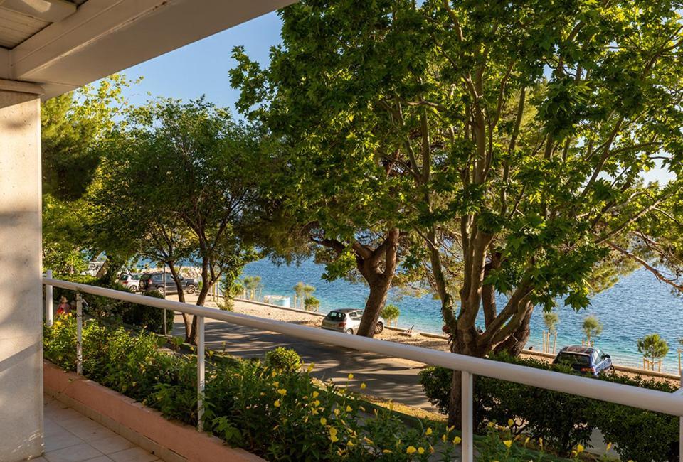 فندق Tourist Settlement Brzet أوميس المظهر الخارجي الصورة